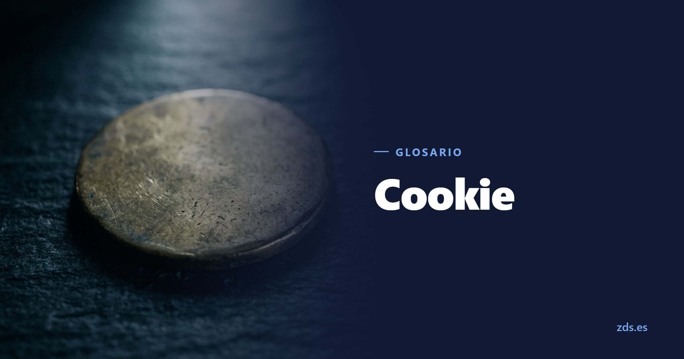 Una ficha de guardarropa de latón, completamente lisa, junto al título Cookie
